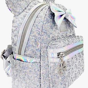 EXCLUSIVE Holographic Disney Loungefly Minni backpack